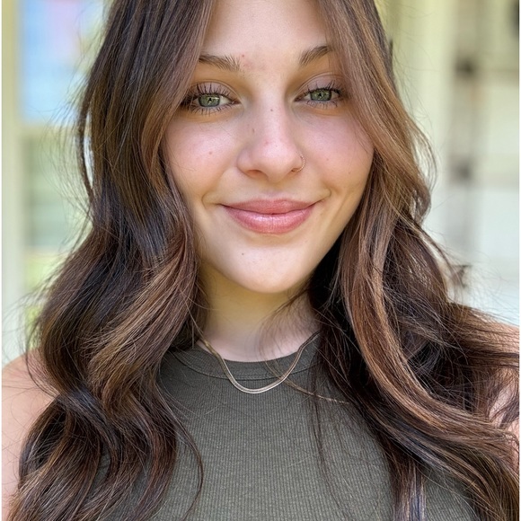 Meet your Posher, Ashley - Picture 1 of 1